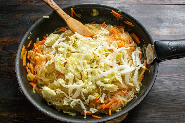 Как во вьетнамском ресторане: Фунчоза с рыбным соусом, овощами и арахисом Как во вьетнамском ресторане: Фунчоза с рыбным соусом, овощами и арахисом