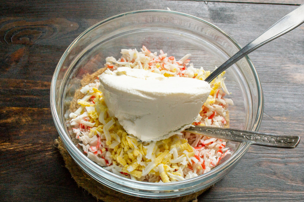 Вкуснейшая закуска из крабовых палочек и сыра