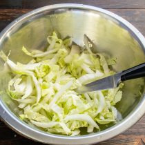 Вкусный и полезный салат из овощей и фруктов Вкусный и полезный салат из овощей и фруктов