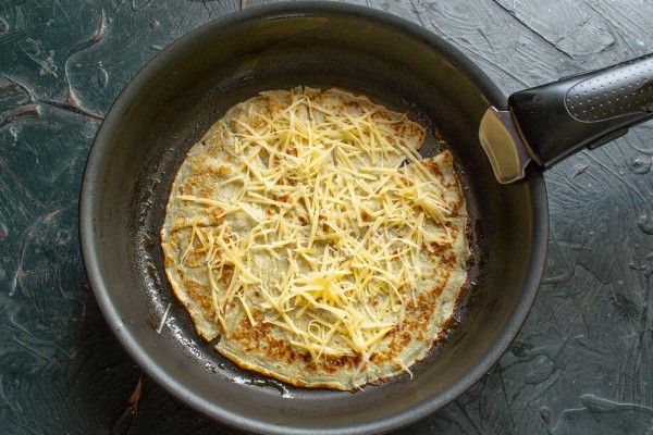 Блинчики с сыром и йогуртом