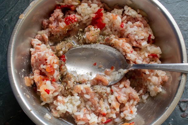 Мясные биточки с рисом