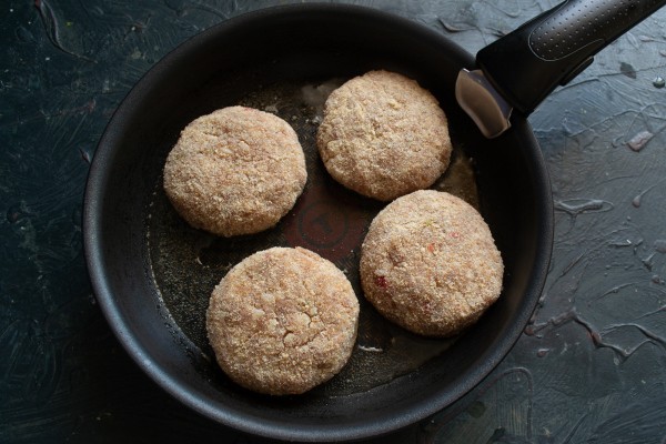 Мясные биточки с рисом