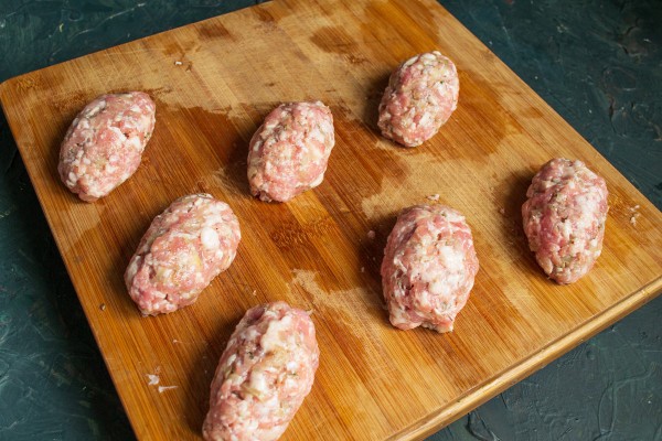 Зразы мясные в панировке с жареными опятами и луком Зразы мясные в панировке с жареными опятами и луком